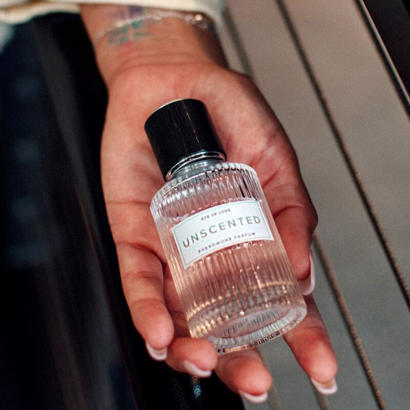 EYE OF LOVE - EOL FEROMONEN PARFUM DELUXE 50 ML ONGEPARFUMEERD TREK ZE AAN