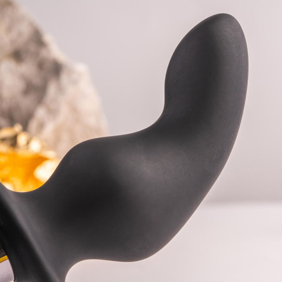 ROCKS-OFF - RO-ZEN RRO ANAAL PLUG MET VIBRERENDE PENISRING ZWART