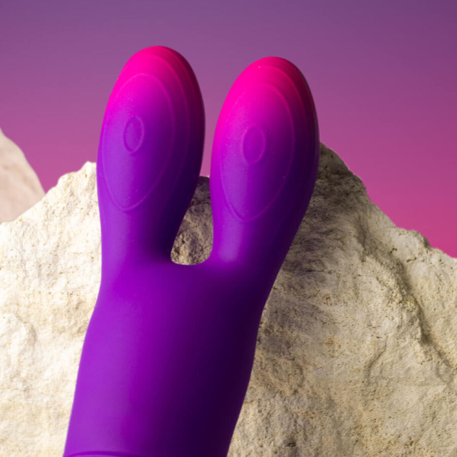 VIBRATEUR FLEXIBLE VIOLET GLO-GIRL BUNNY ROCKS-OFF