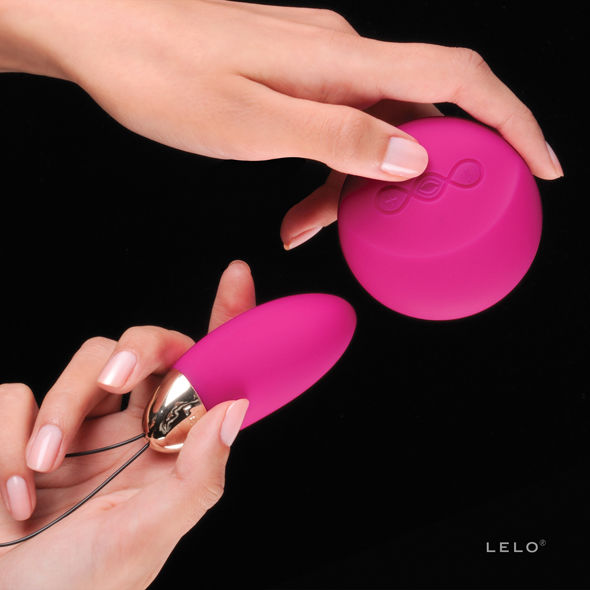 LELO - LYLA 2 INSIGNIA DESIGN EDITION FUCHSIA MASSAGER EI